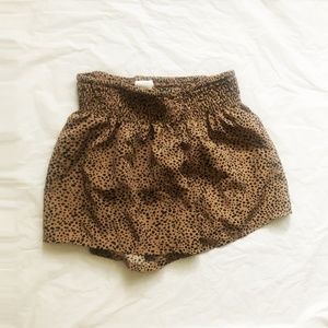 NWOT Brown with Black Dot Pattern Pint Summer Short sSmall